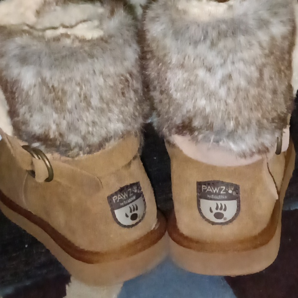 Pawz boots like new